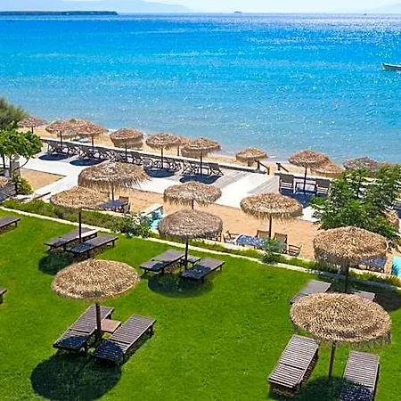 Golden 3* イオス島 チョーラ